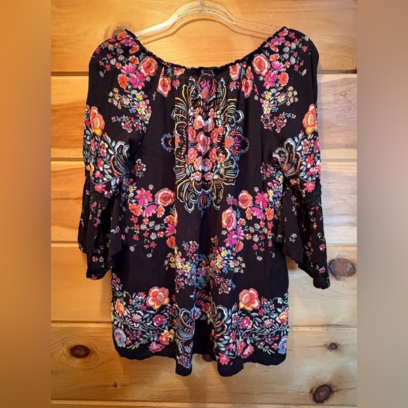 Bila Black Paisley Floral Peasant Women's shirt with Flared sleeves. Size Small - Picture 5 of 8